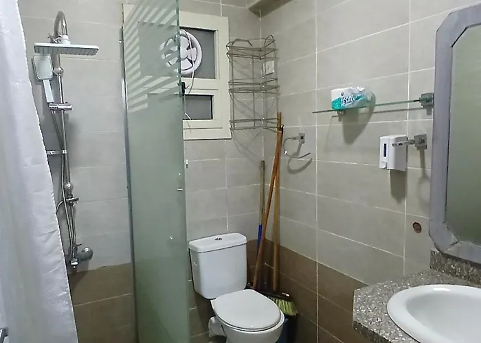 Feels Like Home, Furnitured, Kitchen, Central, Wifi Near Air Port 公寓 *