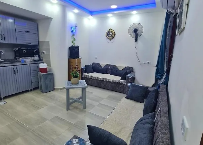 Feels Like Home, Furnitured, Kitchen, Central, Wifi Near Air Port 公寓 洪加達