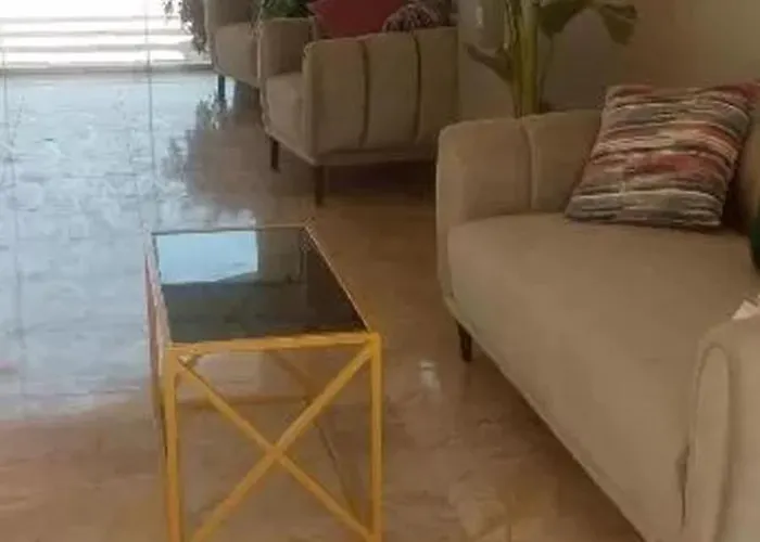 Feels Like Home, Furnitured, Kitchen, Central, Wifi Near Air Port 洪加達