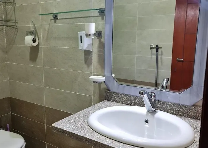 Feels Like Home, Furnitured, Kitchen, Central, Wifi Near Air Port 洪加達