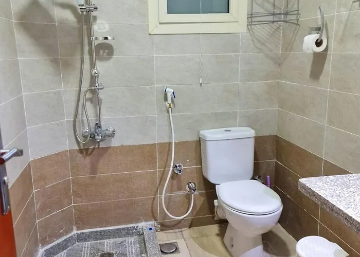 Feels Like Home, Furnitured, Kitchen, Central, Wifi Near Air Port * 洪加達