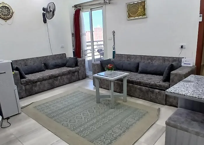 Feels Like Home, Furnitured, Kitchen, Central, Wifi Near Air Port 洪加達
